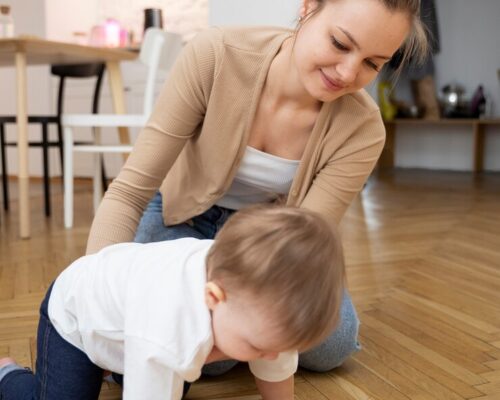 La importancia del gateo en los bebés María Tobajas, fisioterapeuta infantil